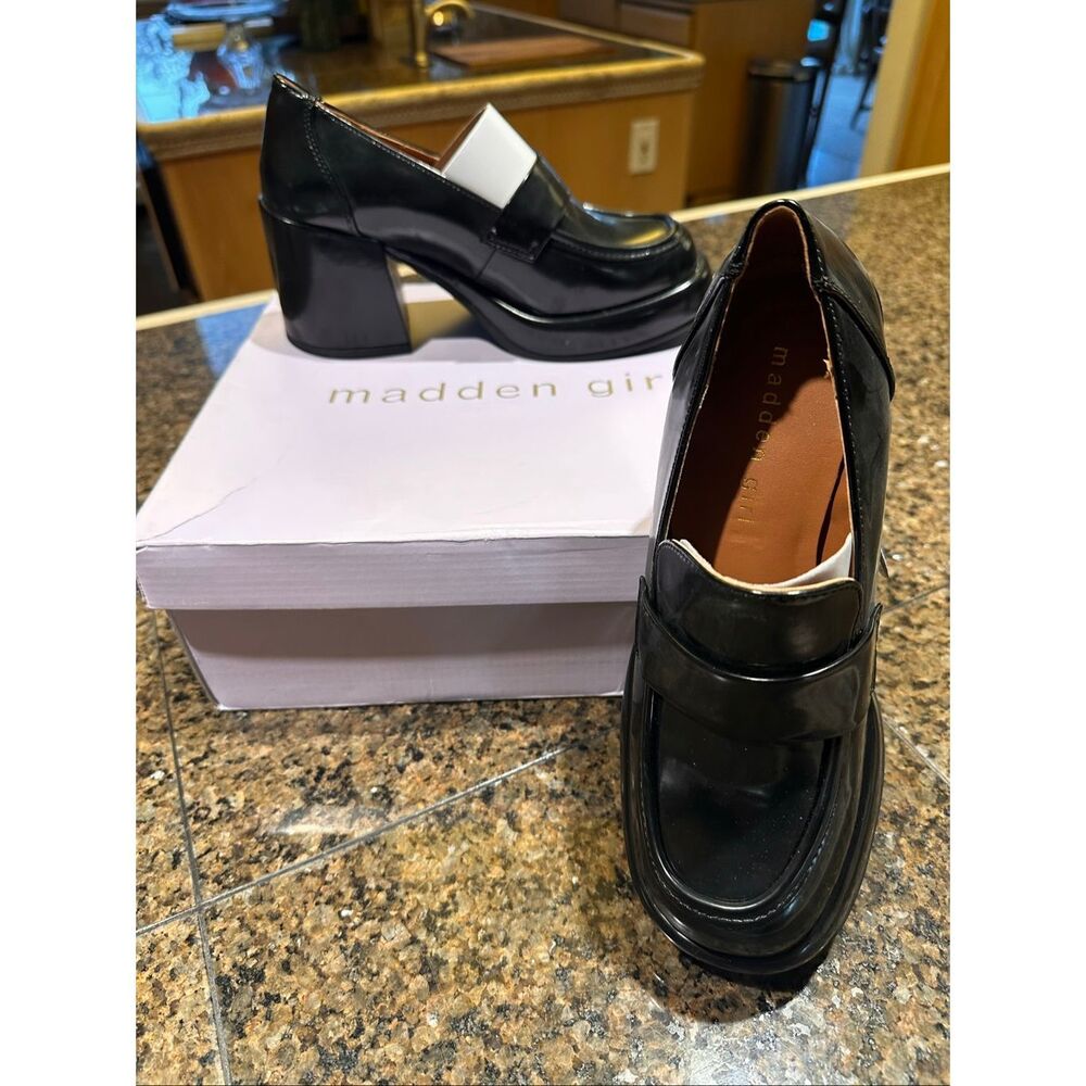 NWT Madden Girl platform loafers